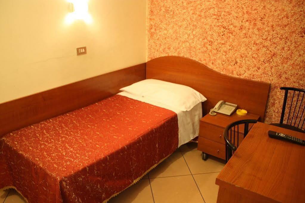 Hotel Siro Milan Exterior photo